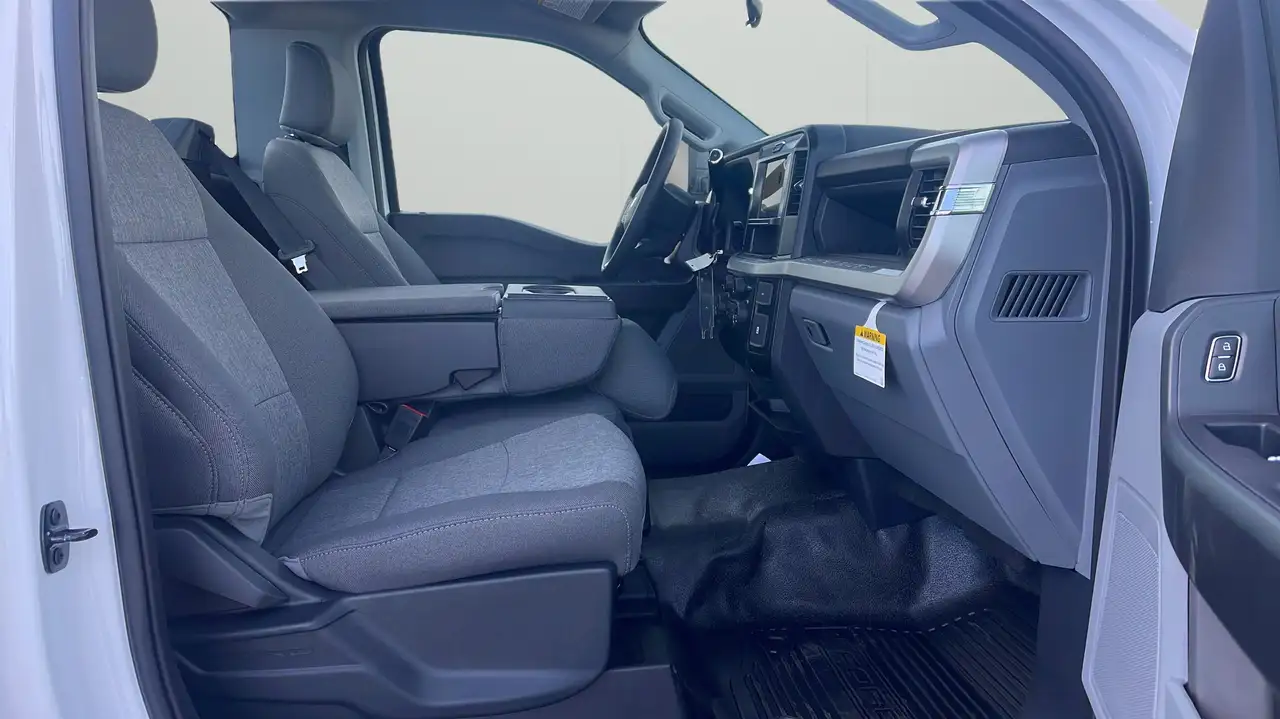 Ford F-550 Super Duty снимка Ford F-550 Super Duty