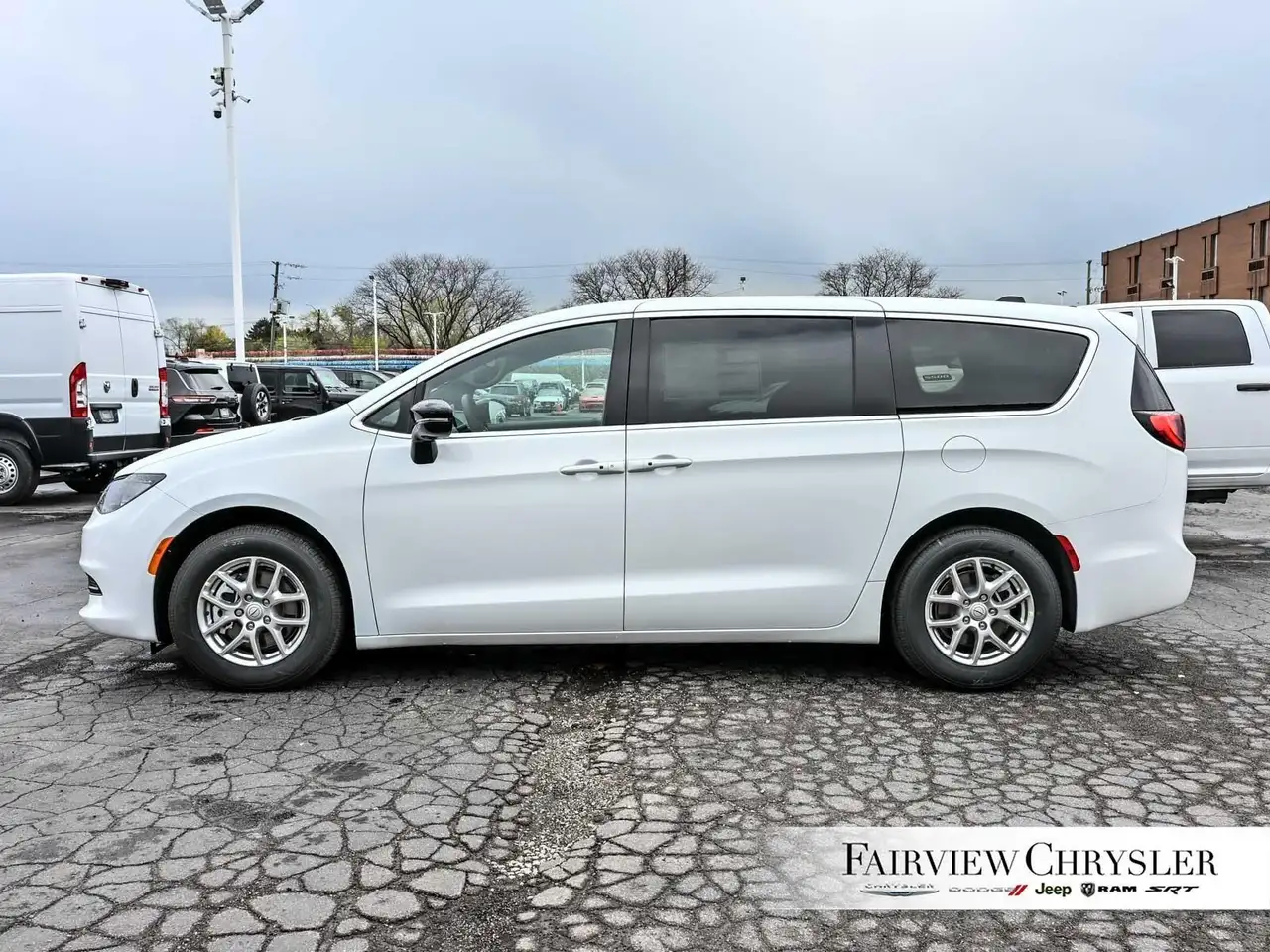 Chrysler Grand Caravan снимка Chrysler Grand Caravan