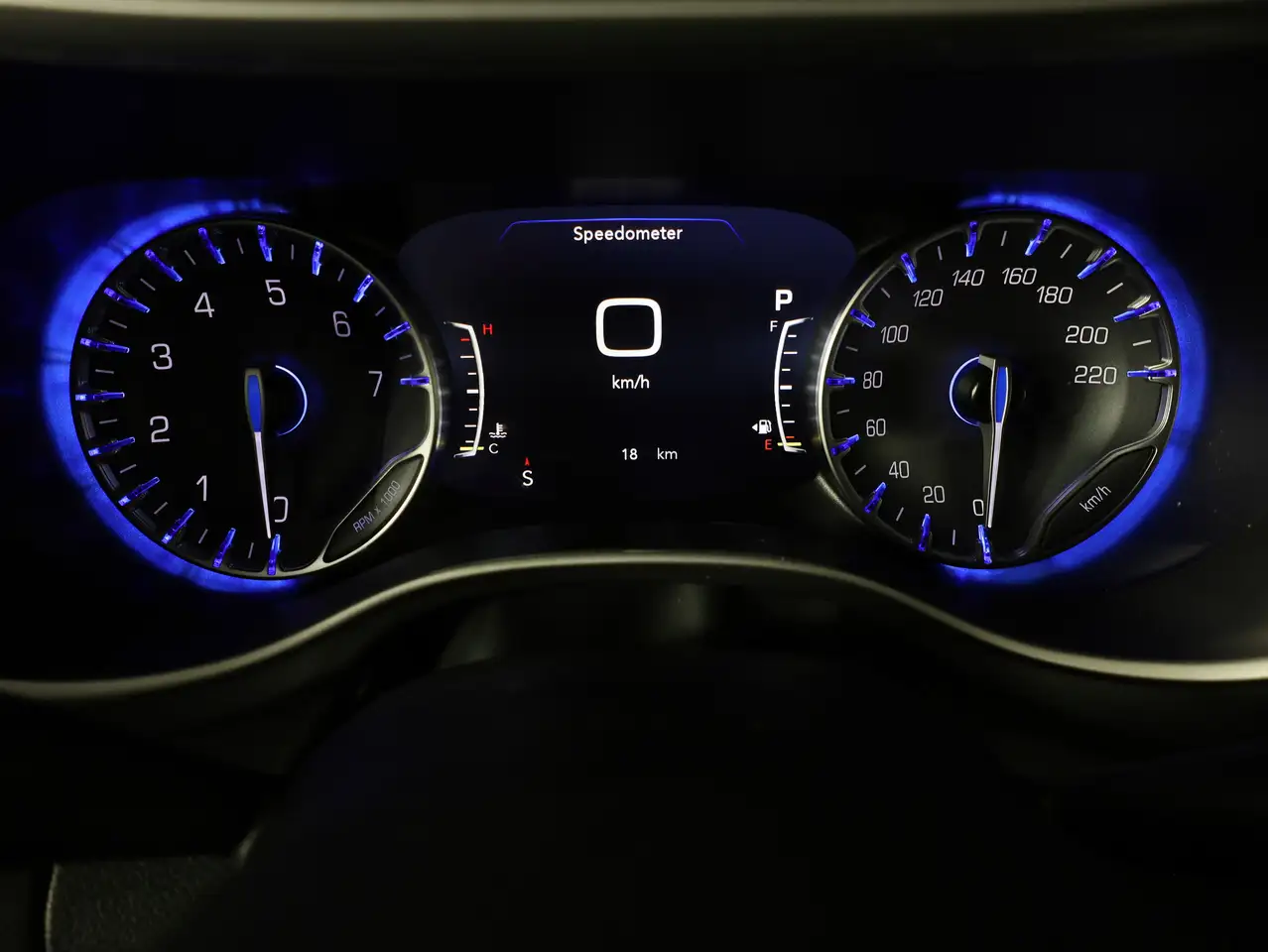Chrysler Grand Caravan снимка Chrysler Grand Caravan