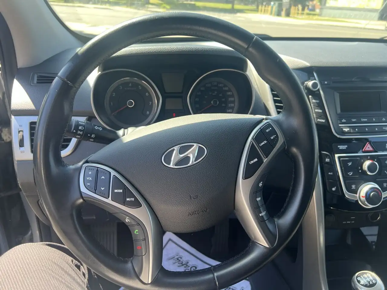 Hyundai ELANTRA снимка Hyundai ELANTRA