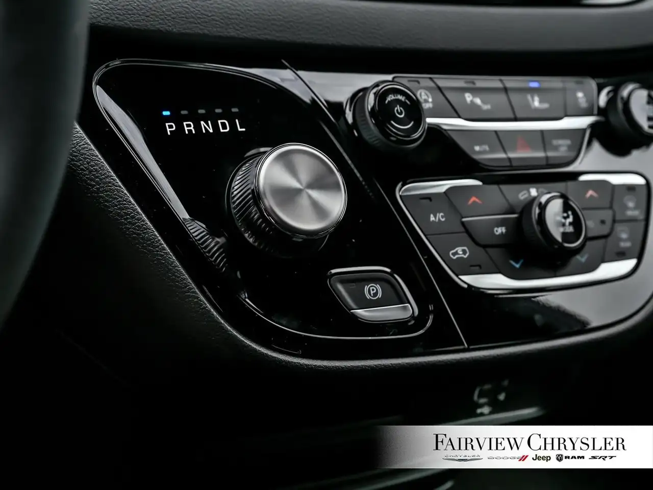 Chrysler Grand Caravan снимка Chrysler Grand Caravan