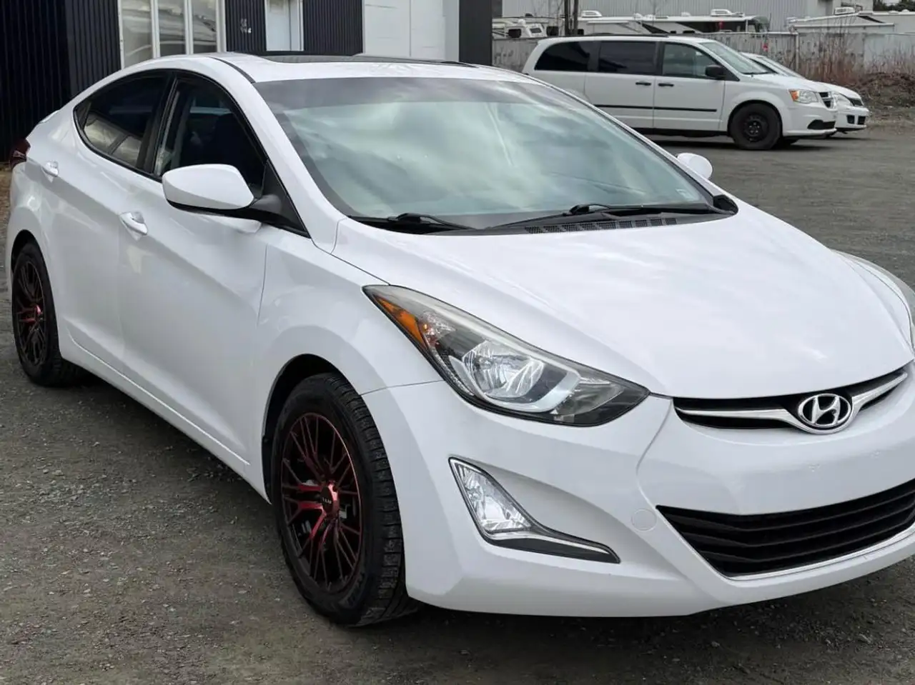 Hyundai ELANTRA снимка Hyundai ELANTRA