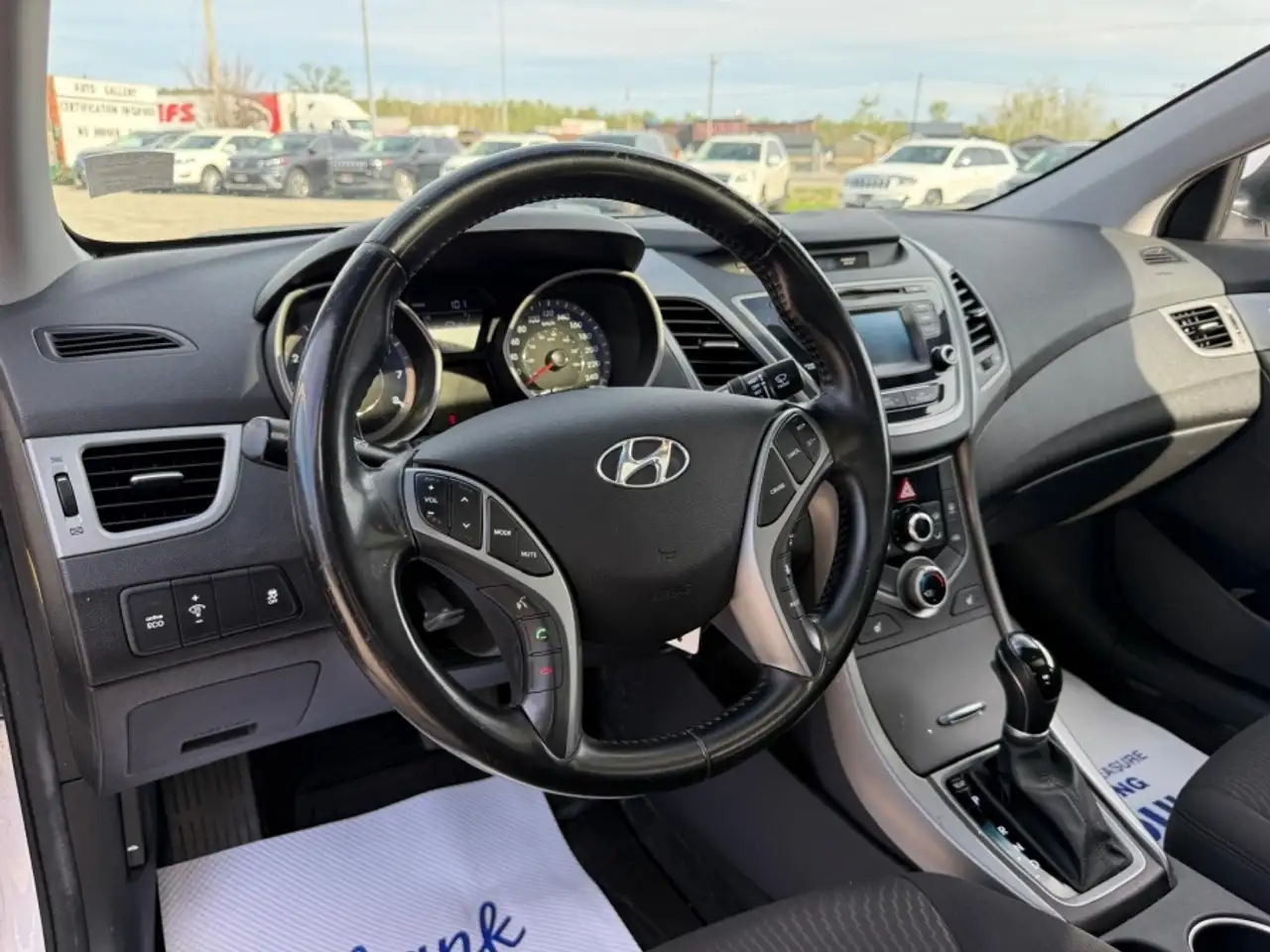 Hyundai ELANTRA снимка Hyundai ELANTRA