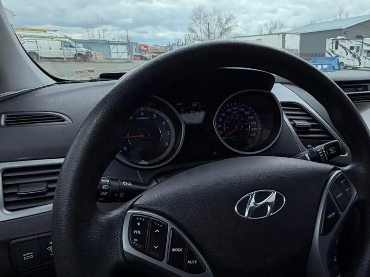 Hyundai ELANTRA снимка Hyundai ELANTRA