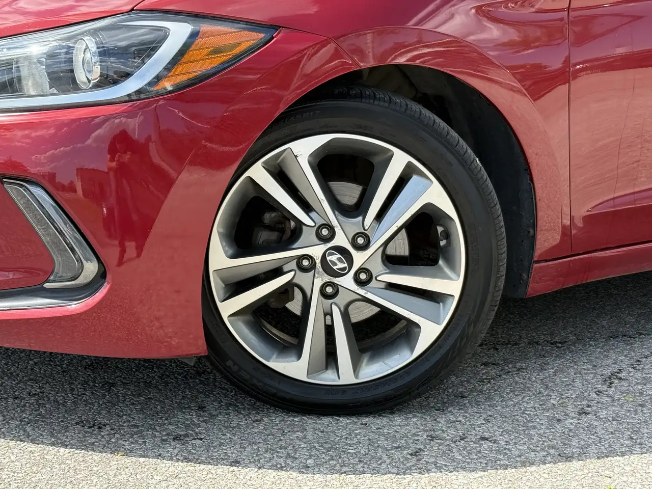 Hyundai ELANTRA fotografie Hyundai ELANTRA