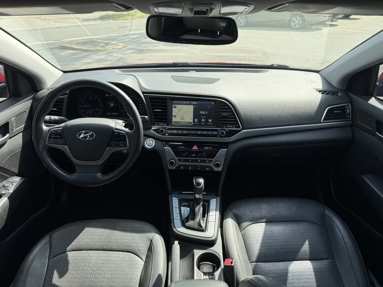 Hyundai ELANTRA fotografie Hyundai ELANTRA