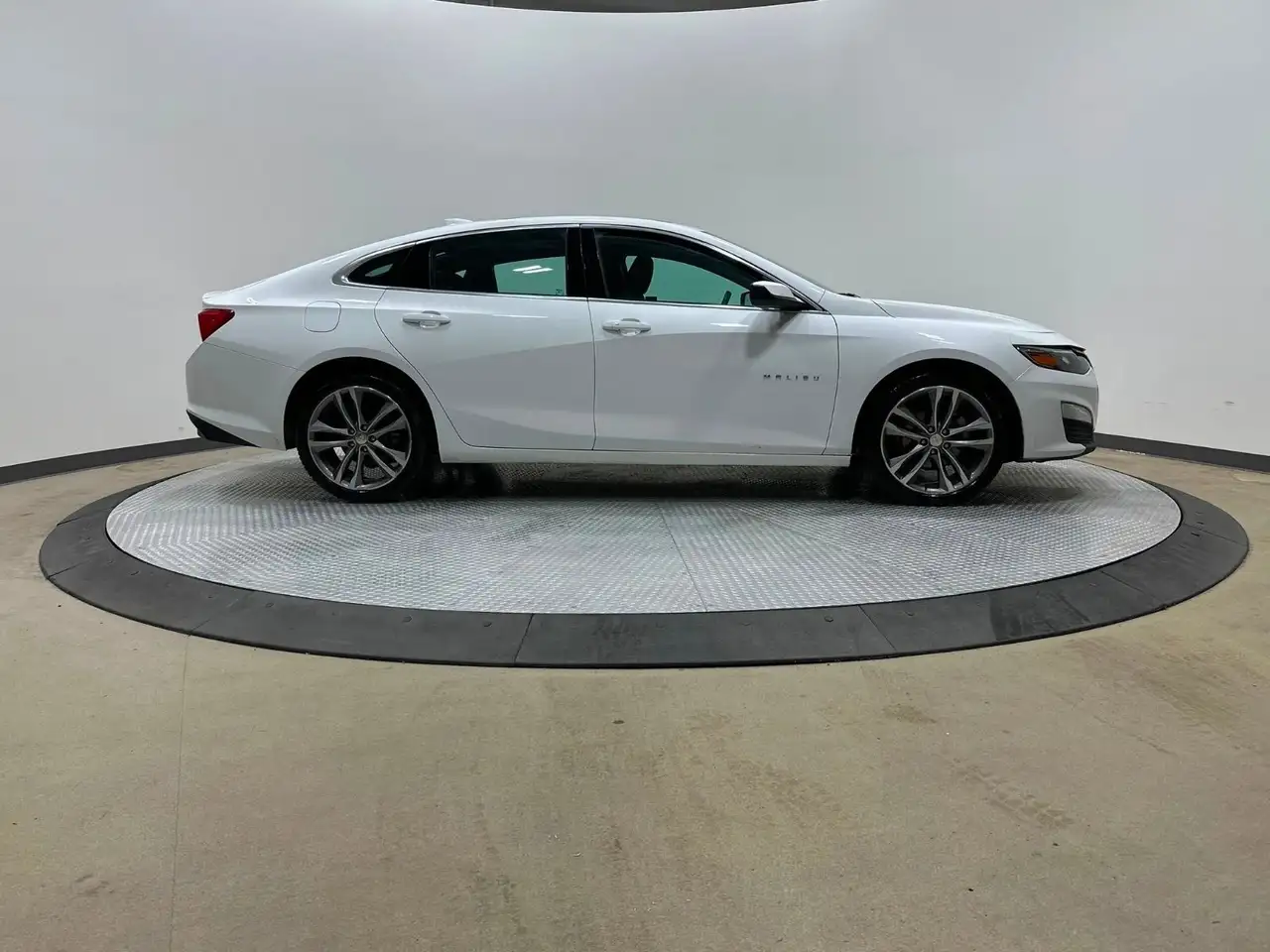 Chevrolet Malibu снимка Chevrolet Malibu