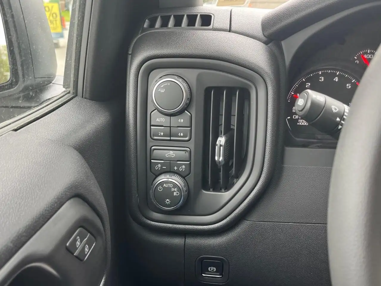 Chevrolet Silverado 1500 снимка Chevrolet Silverado 1500