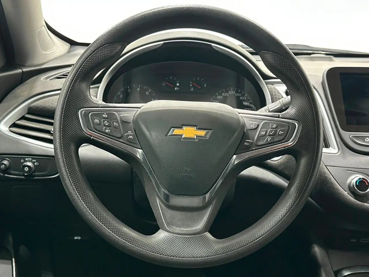 Chevrolet Malibu снимка Chevrolet Malibu