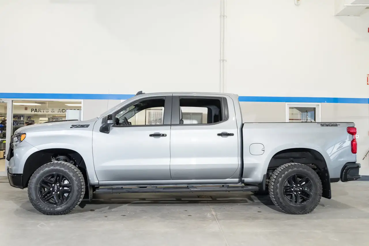 Chevrolet Silverado 1500 снимка Chevrolet Silverado 1500