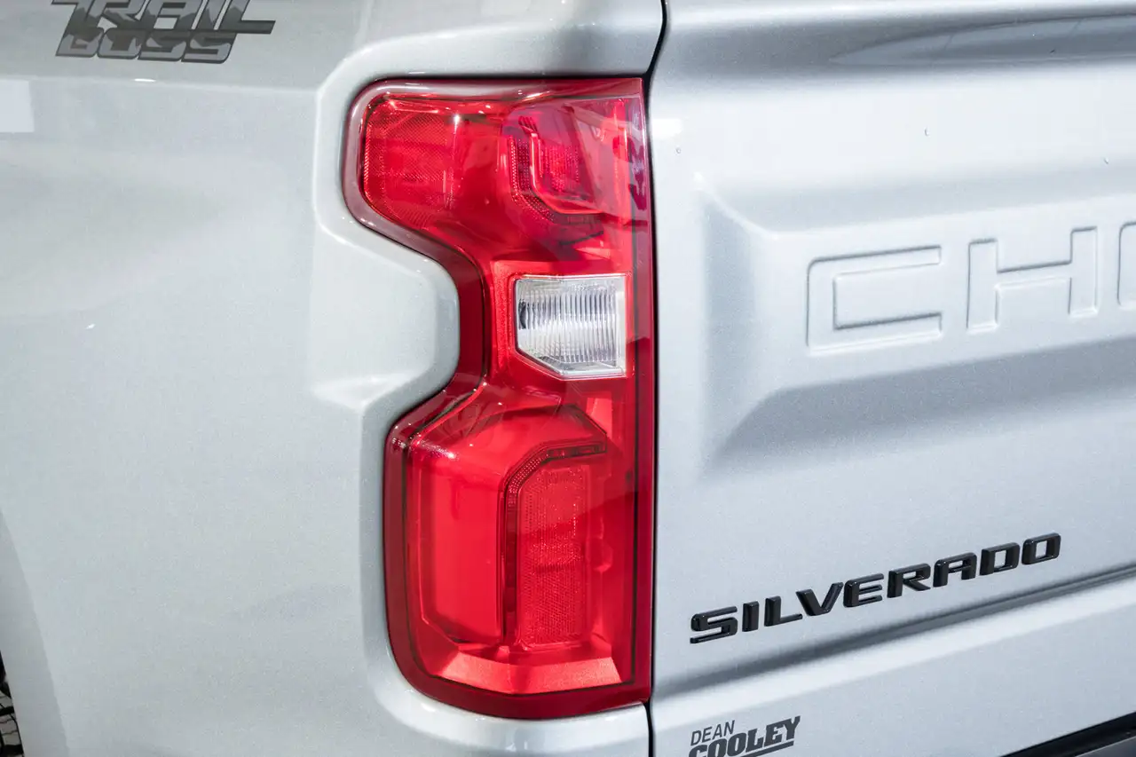 Chevrolet Silverado 1500 снимка Chevrolet Silverado 1500
