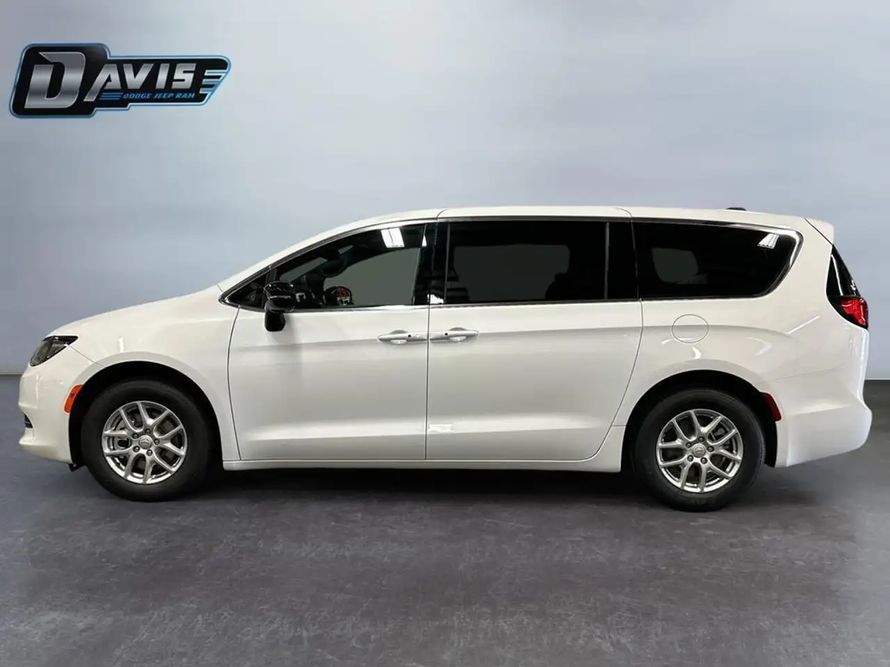 Chrysler Grand Caravan снимка Chrysler Grand Caravan