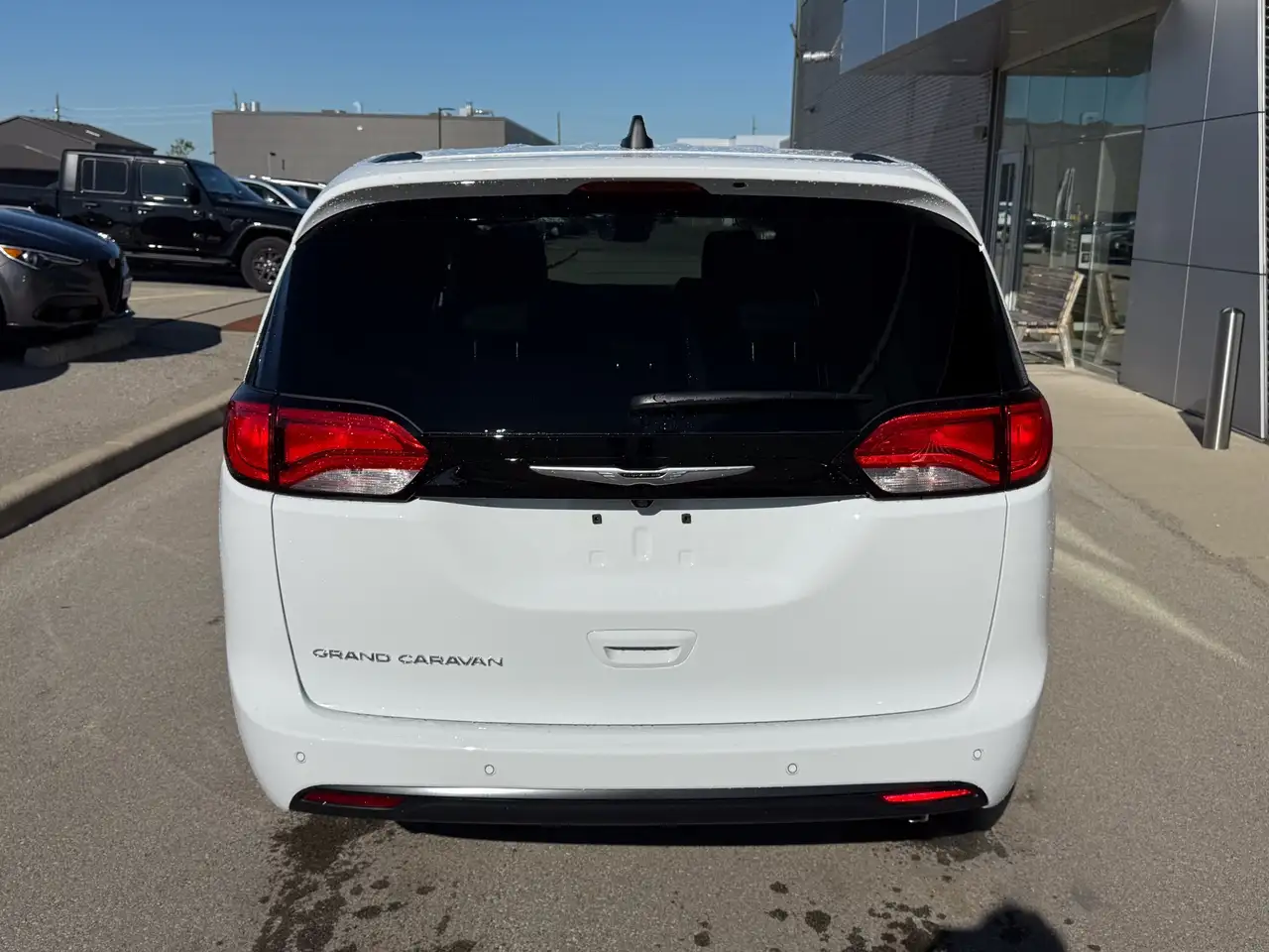 Chrysler Grand Caravan снимка Chrysler Grand Caravan