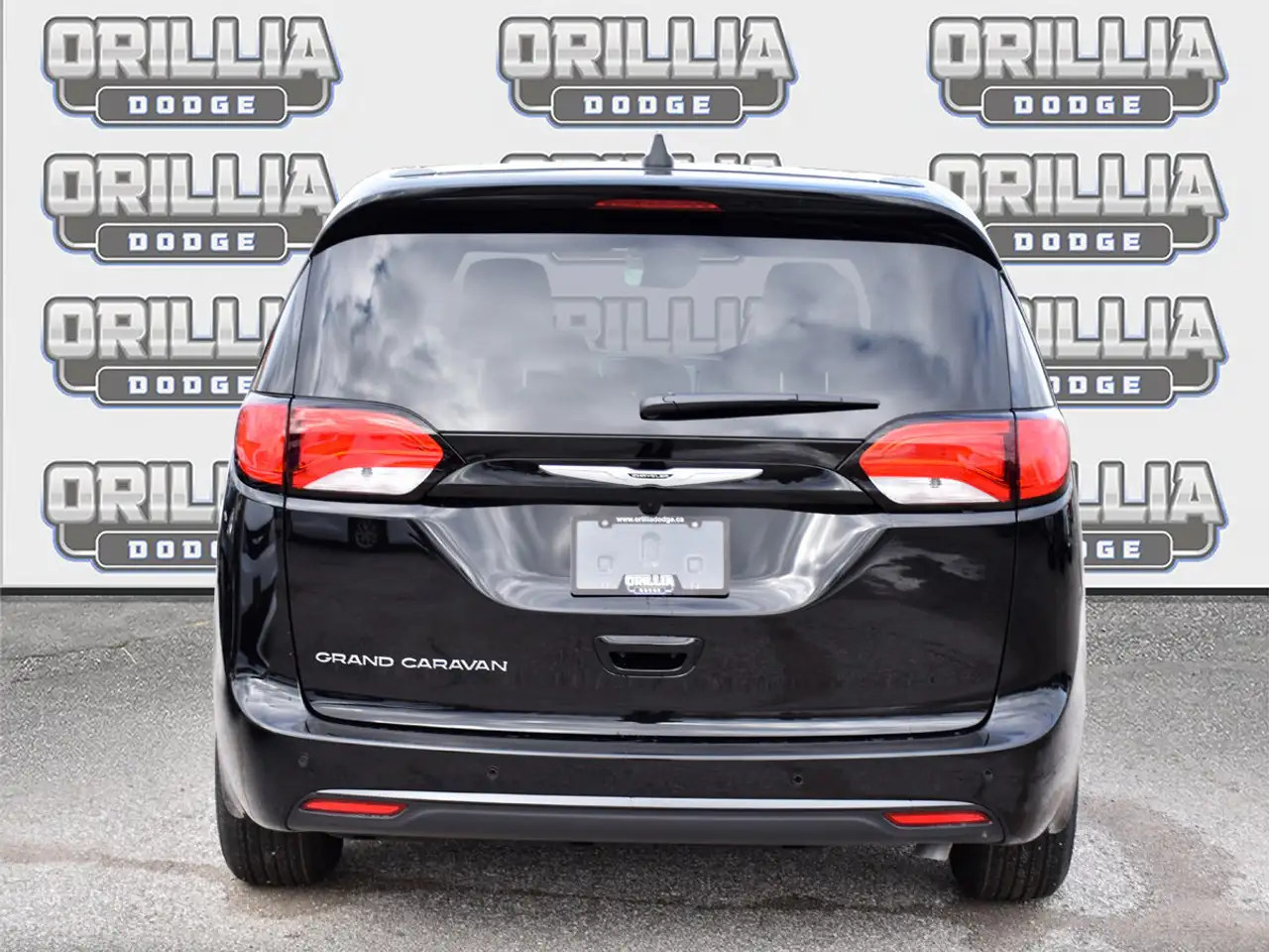 Chrysler Grand Caravan снимка Chrysler Grand Caravan