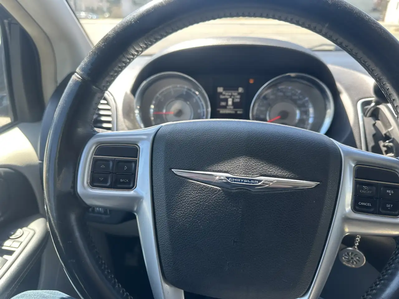 Chrysler Town & Country снимка Chrysler Town & Country