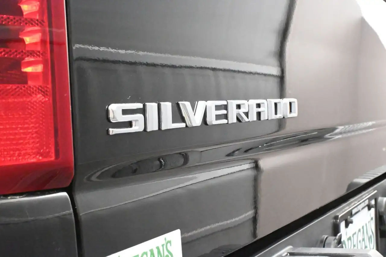 Chevrolet Silverado 2500 photo Chevrolet Silverado 2500