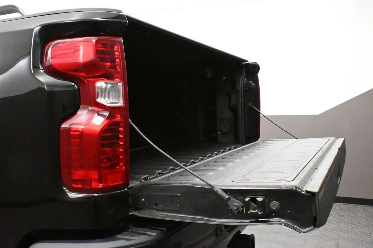 Chevrolet Silverado 2500 photo Chevrolet Silverado 2500