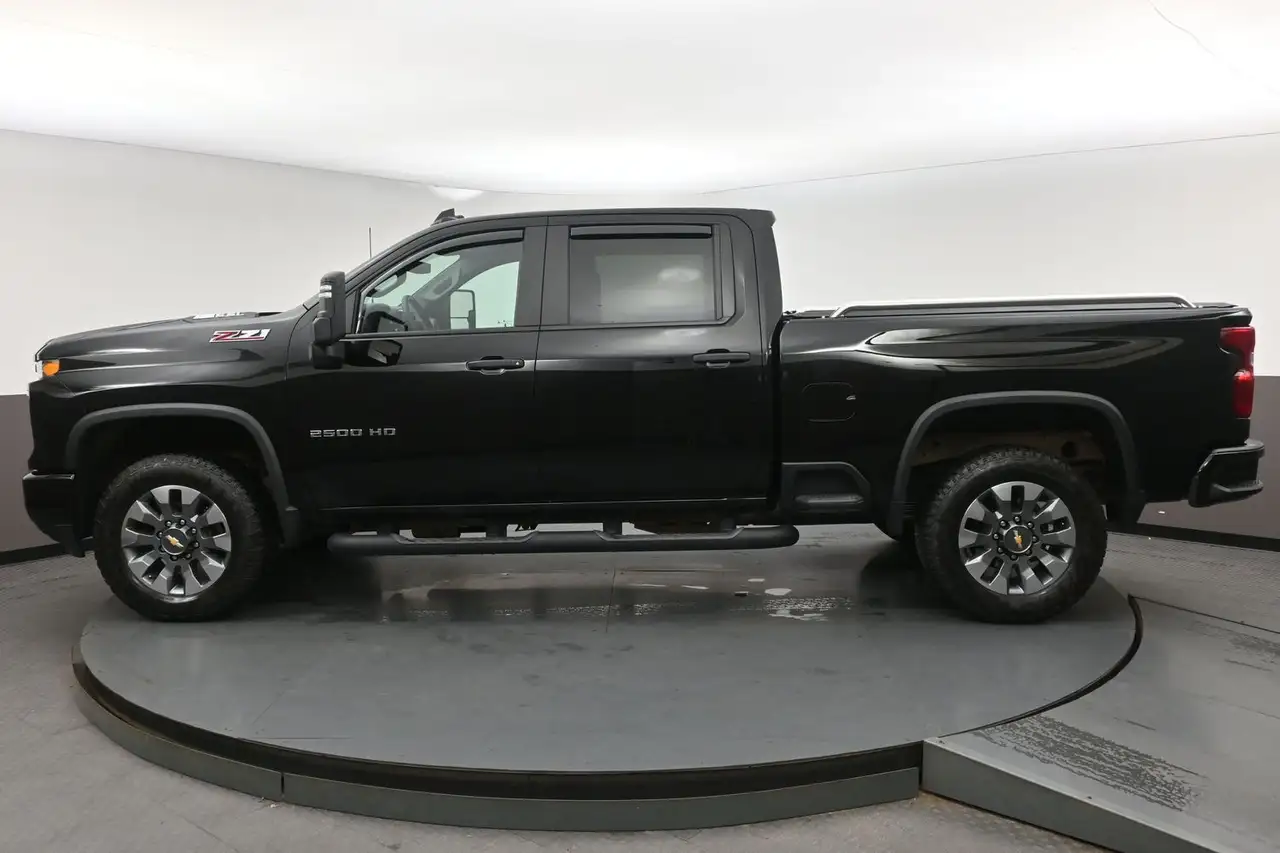 Chevrolet Silverado 2500 photo Chevrolet Silverado 2500