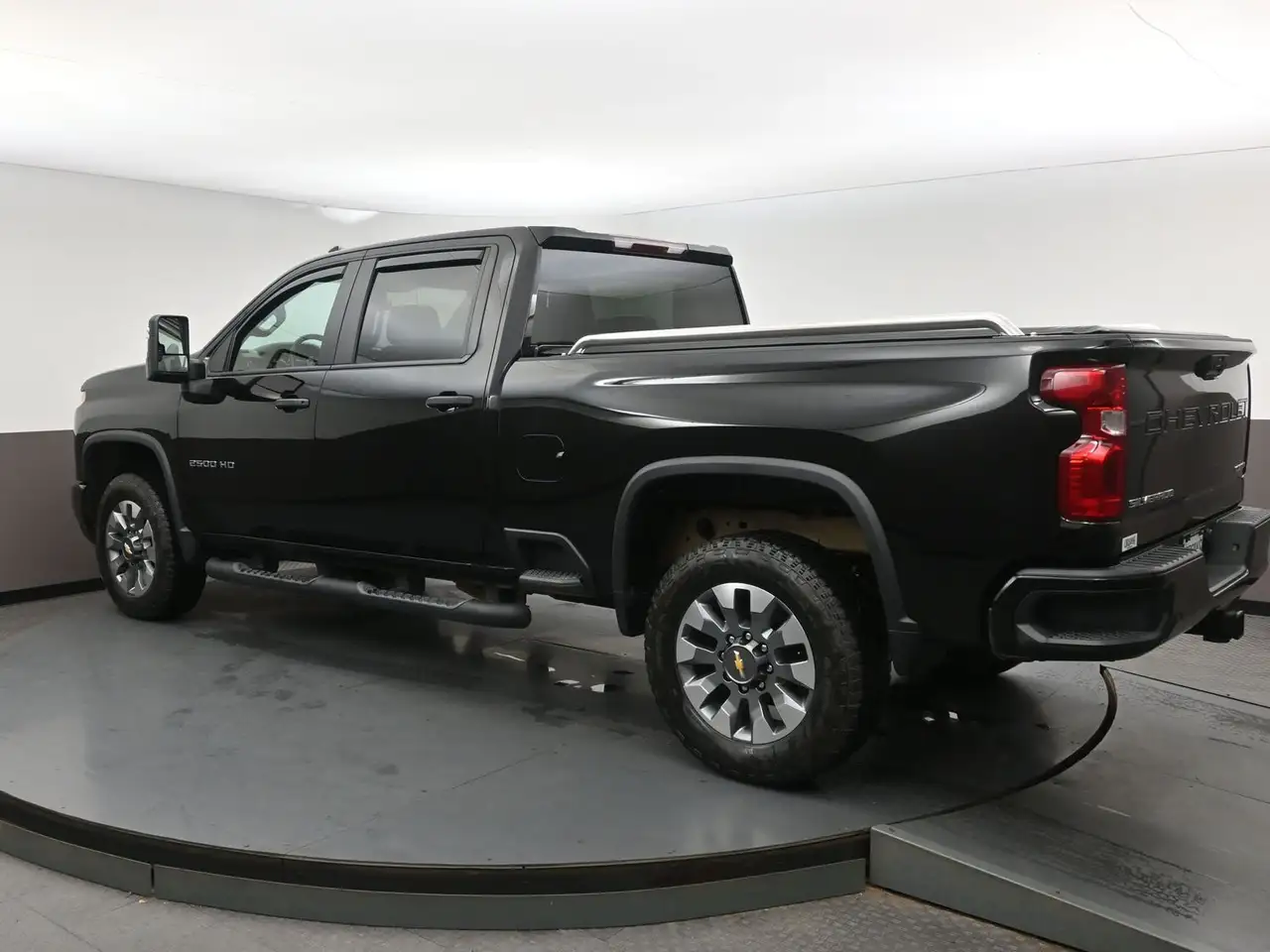 Chevrolet Silverado 2500 photo Chevrolet Silverado 2500