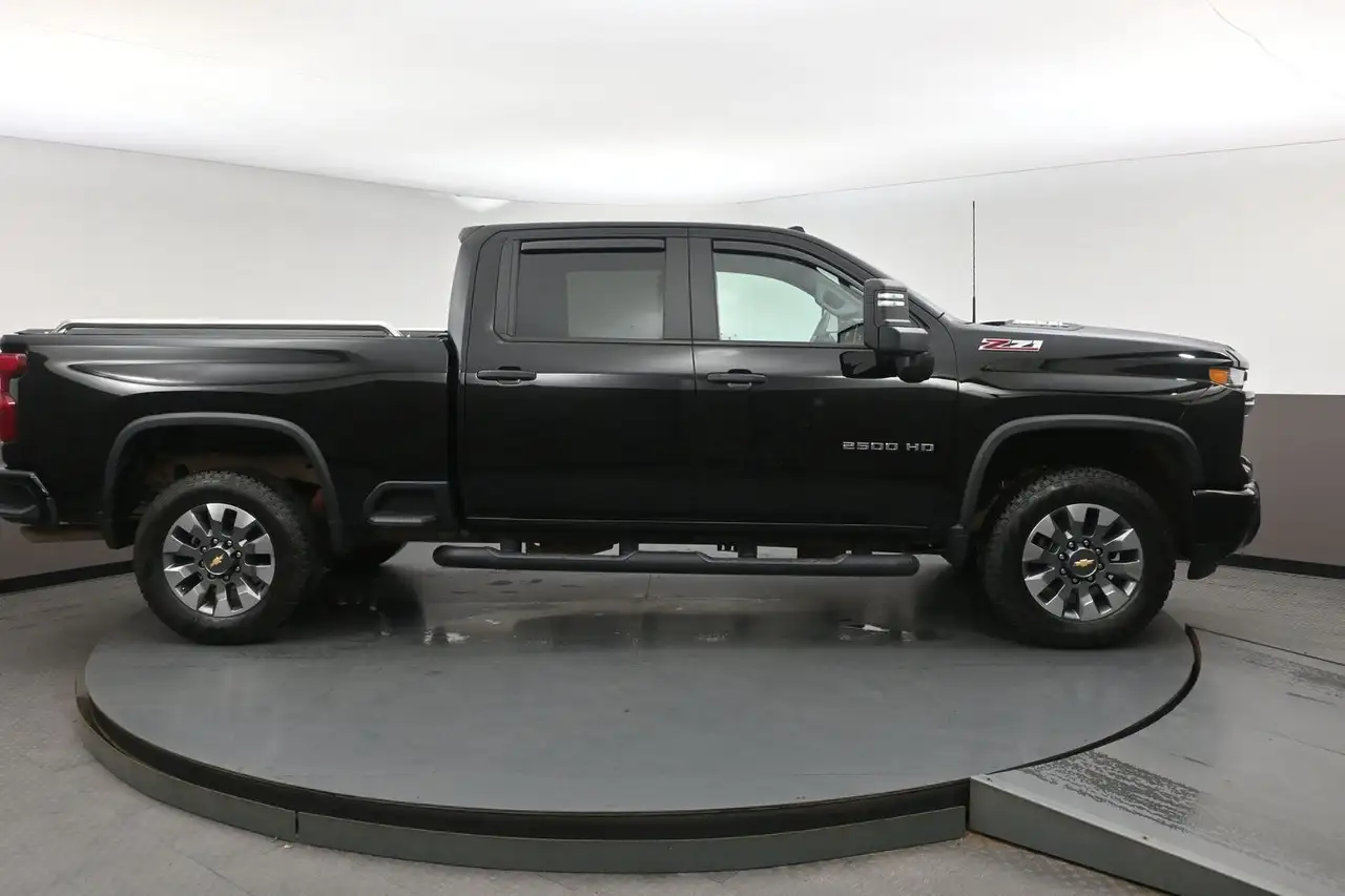 Chevrolet Silverado 2500 photo Chevrolet Silverado 2500