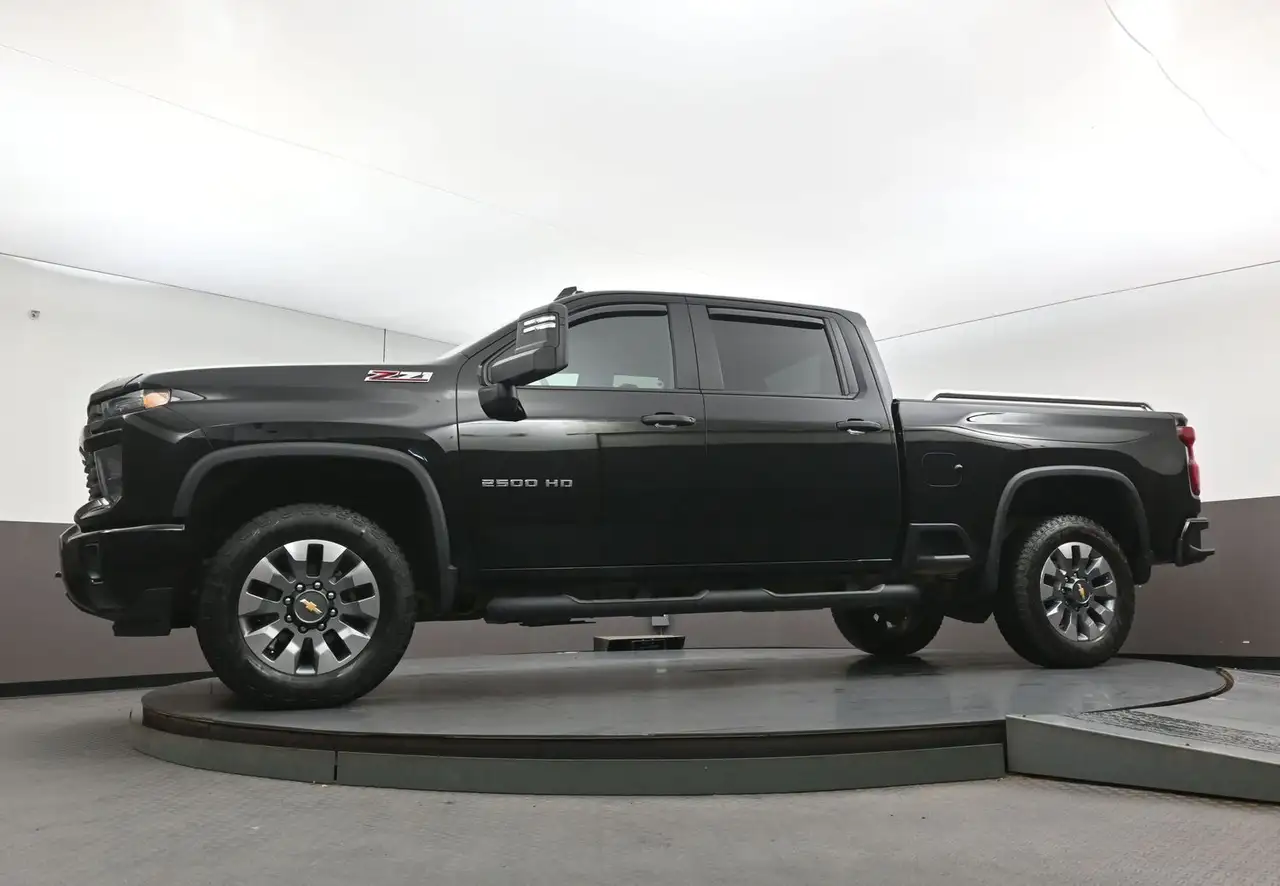 Chevrolet Silverado 2500 photo Chevrolet Silverado 2500
