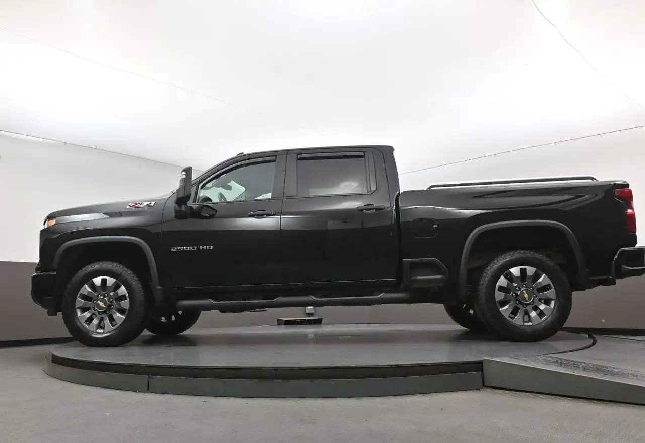Chevrolet Silverado 2500 photo Chevrolet Silverado 2500
