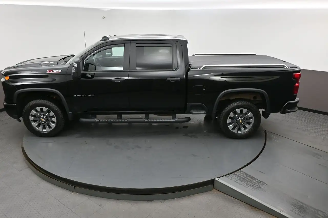 Chevrolet Silverado 2500 photo Chevrolet Silverado 2500