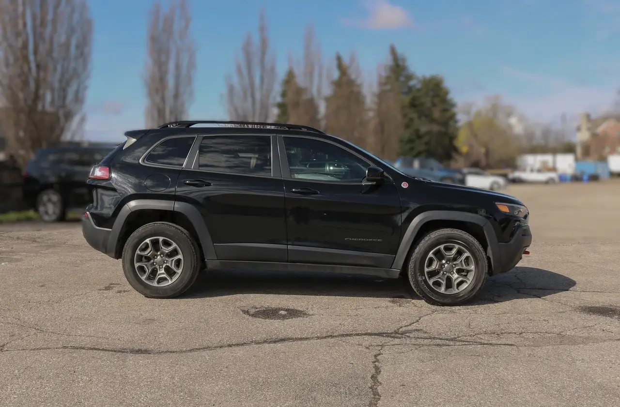 Jeep Cherokee снимка Jeep Cherokee