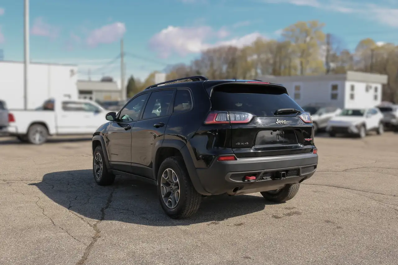 Jeep Cherokee снимка Jeep Cherokee