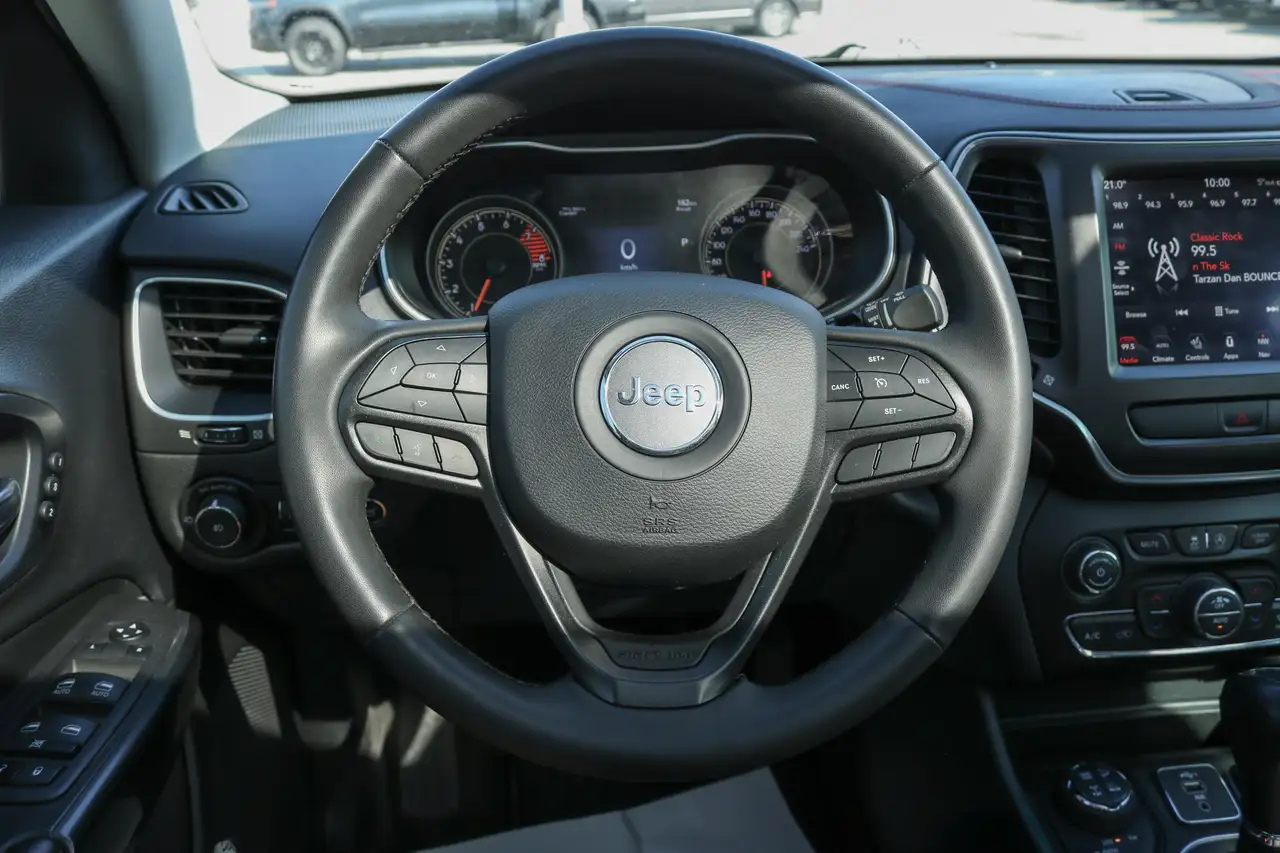Jeep Cherokee снимка Jeep Cherokee