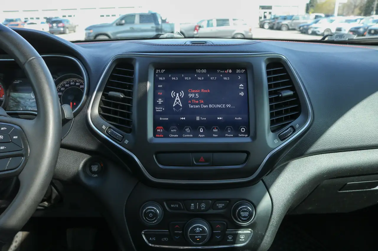 Jeep Cherokee снимка Jeep Cherokee