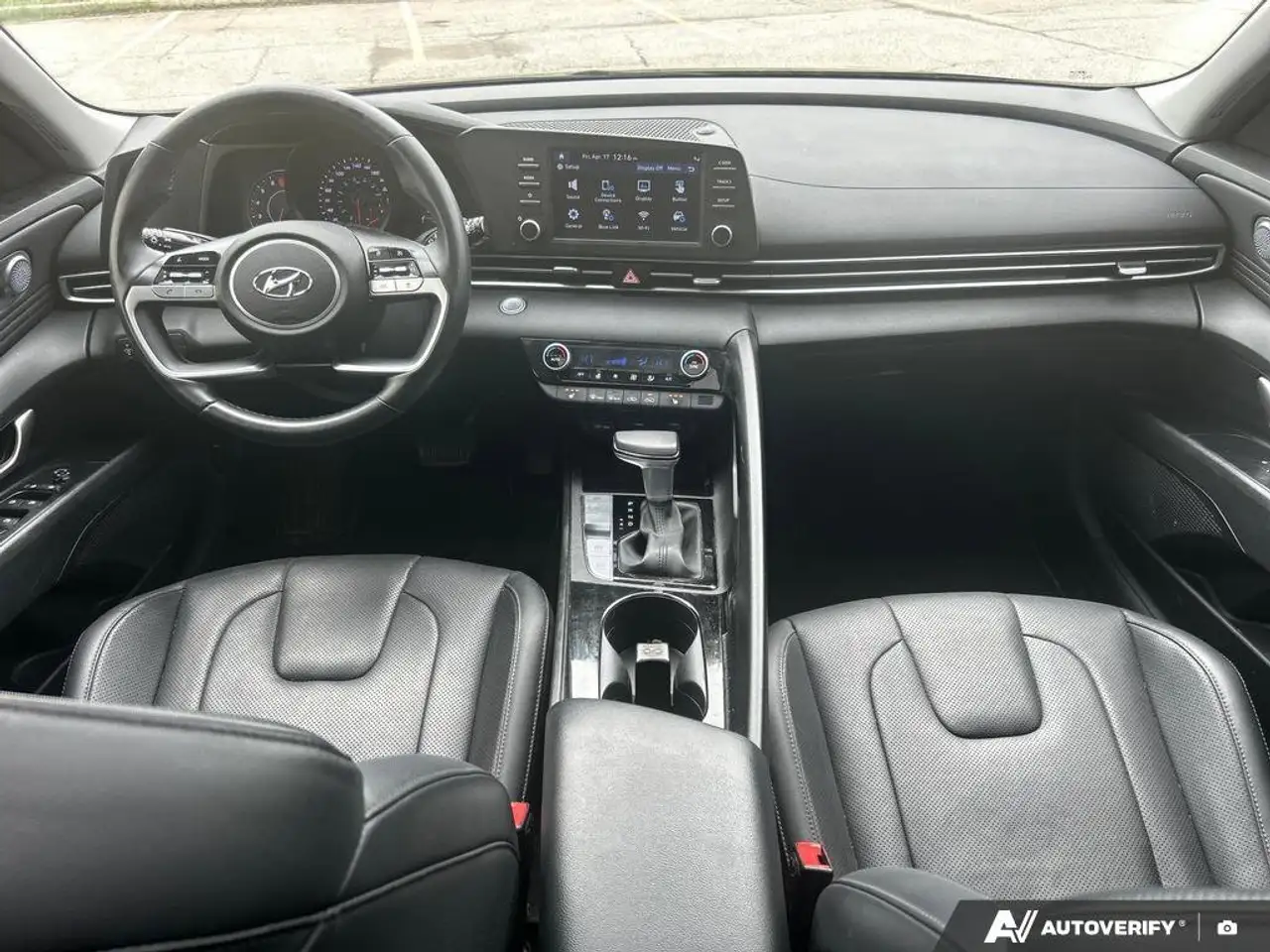 Hyundai ELANTRA снимка Hyundai ELANTRA