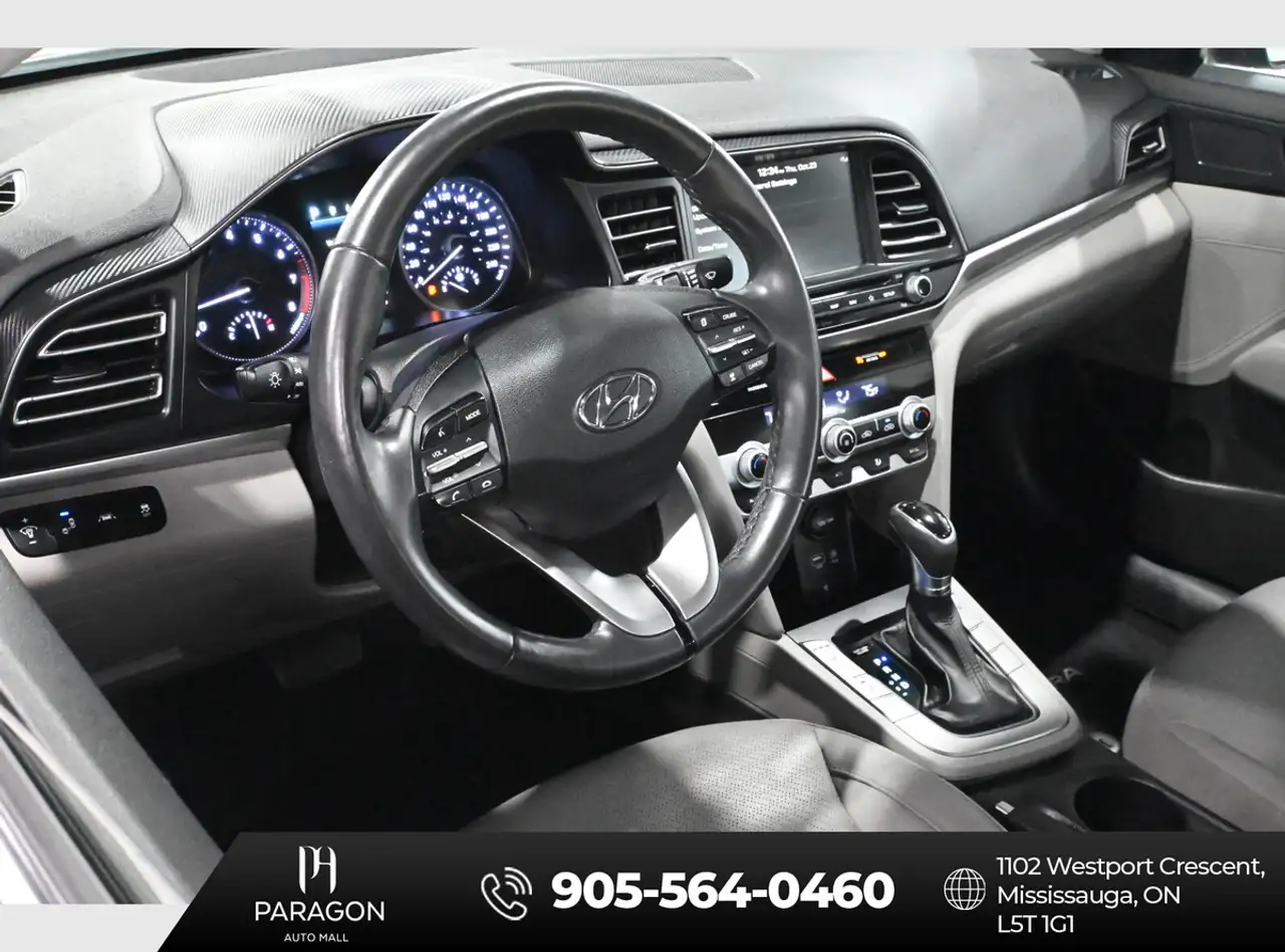 Hyundai ELANTRA photo Hyundai ELANTRA