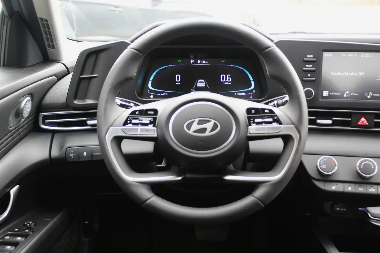 Hyundai ELANTRA снимка Hyundai ELANTRA