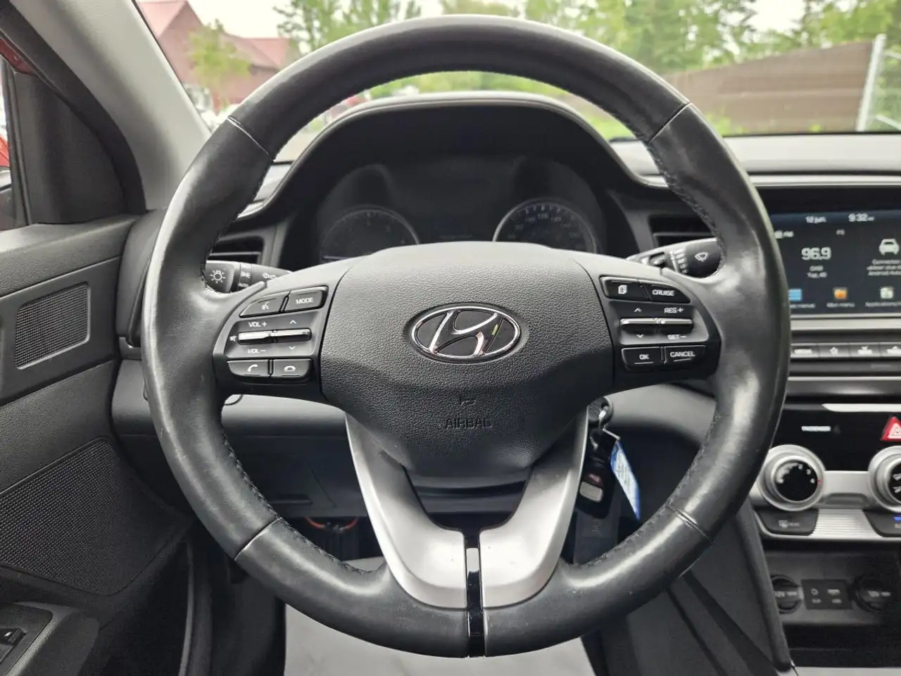 Hyundai ELANTRA снимка Hyundai ELANTRA