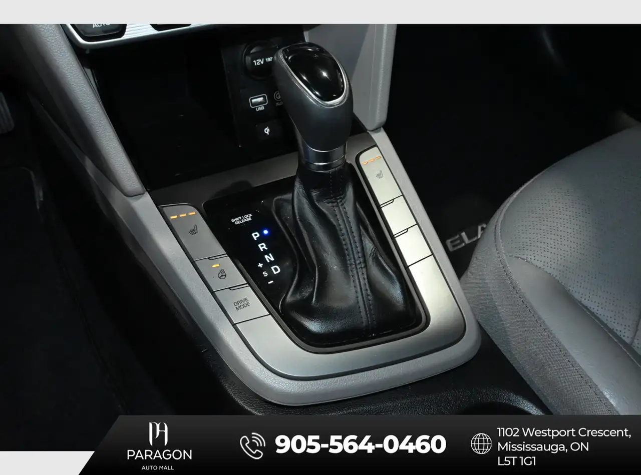 Hyundai ELANTRA photo Hyundai ELANTRA