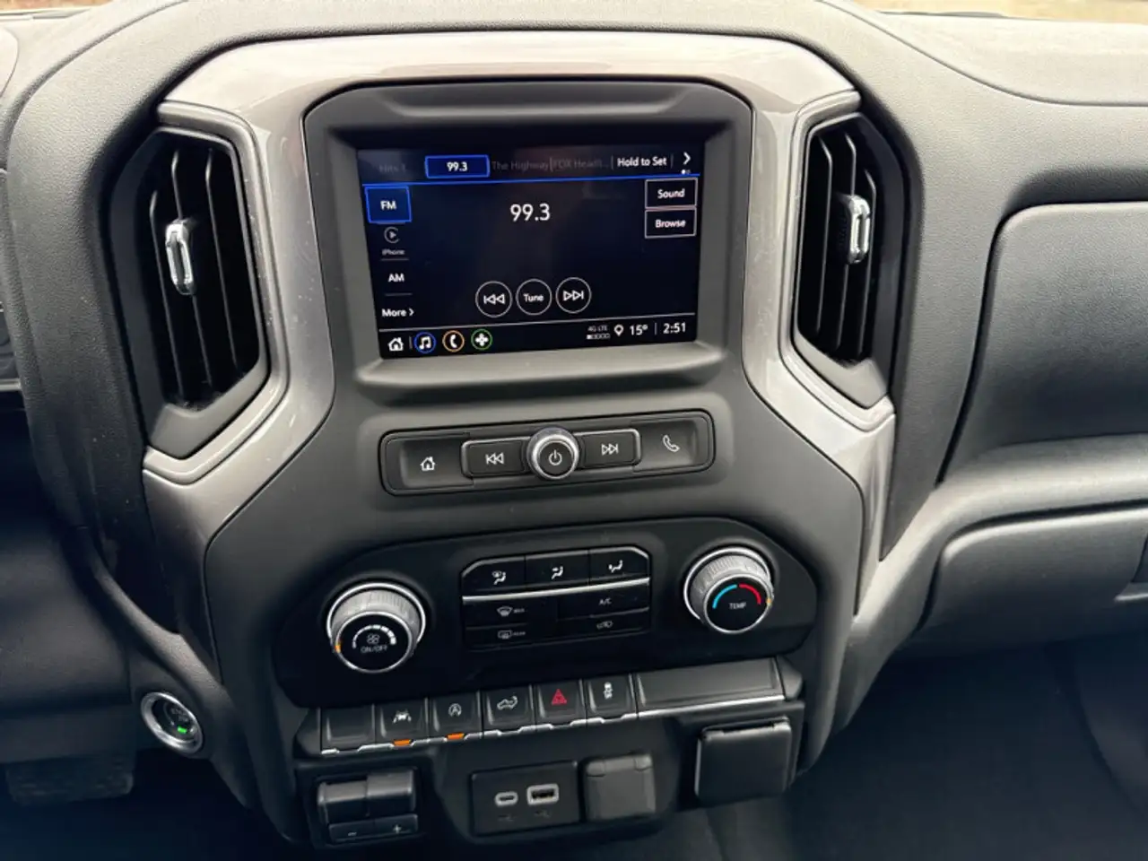 Chevrolet Silverado 1500 снимка Chevrolet Silverado 1500
