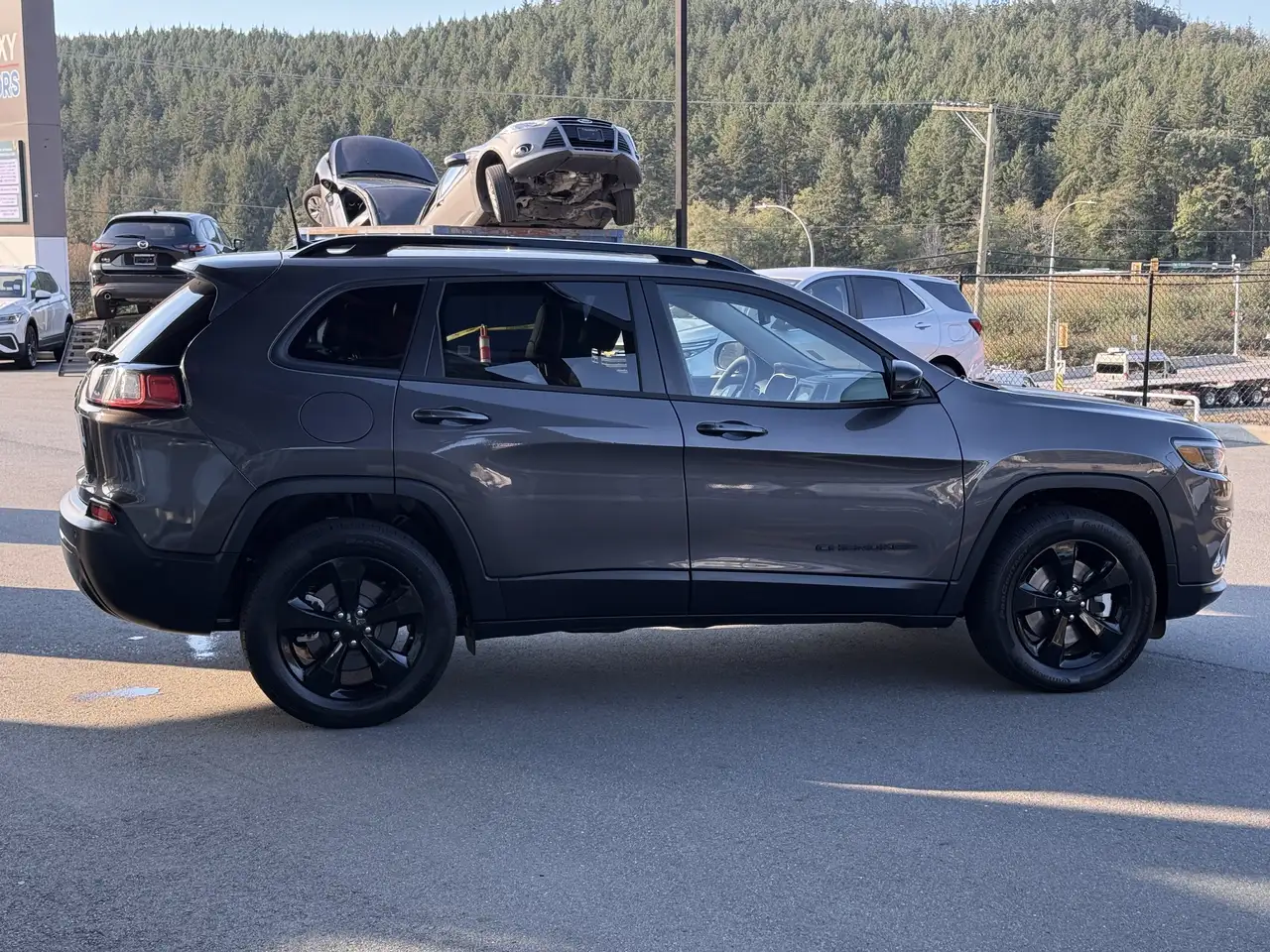 Jeep Cherokee photo Jeep Cherokee