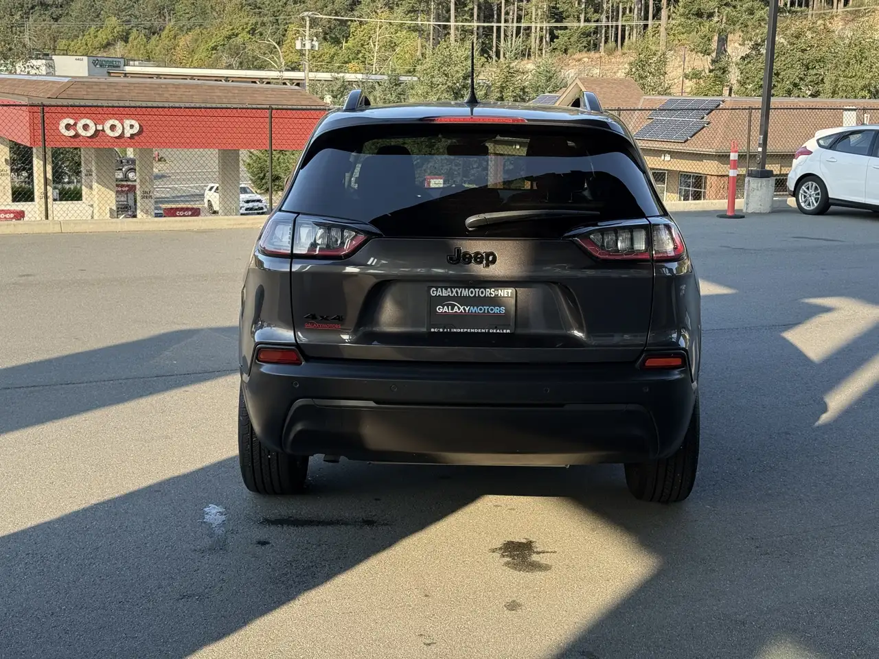 Jeep Cherokee photo Jeep Cherokee