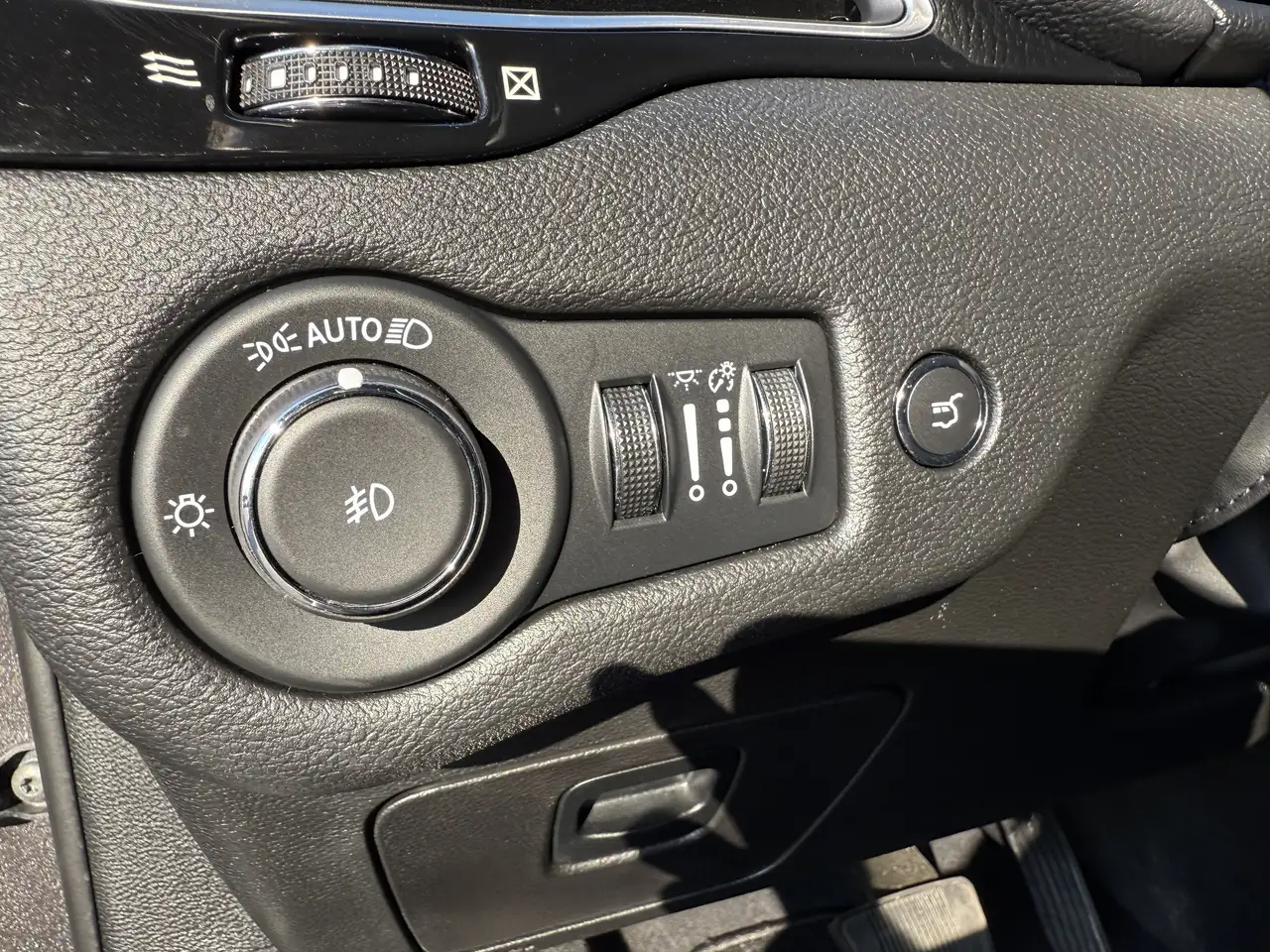 Jeep Cherokee photo Jeep Cherokee
