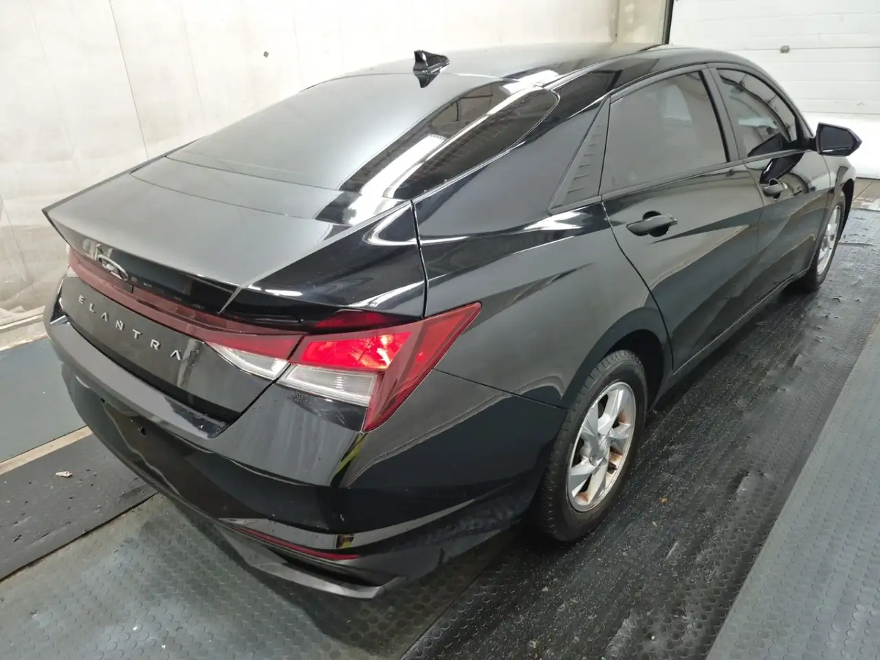 Hyundai ELANTRA снимка Hyundai ELANTRA