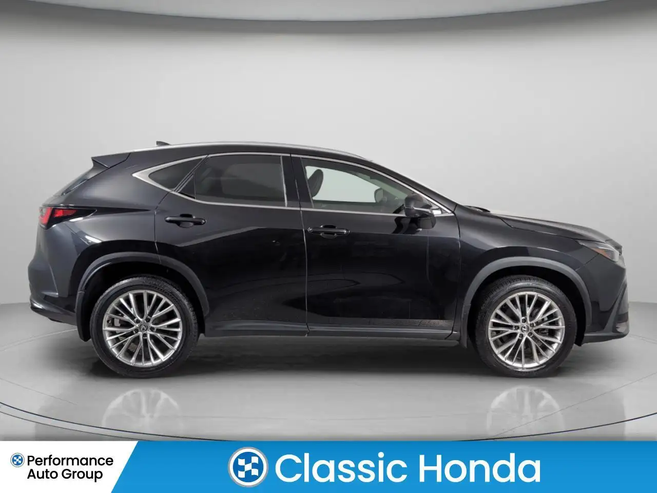 Lexus NX снимка Lexus NX