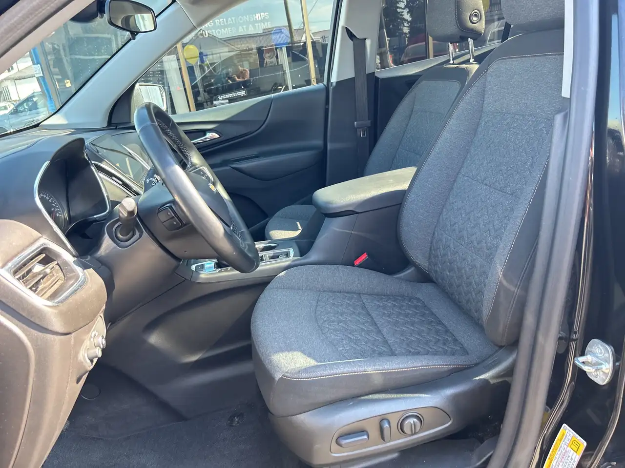 Chevrolet Equinox снимка Chevrolet Equinox