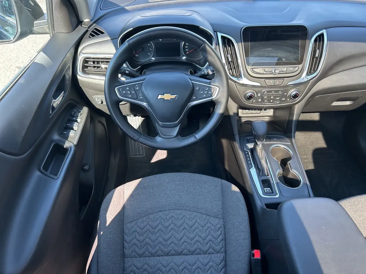 Chevrolet Equinox снимка Chevrolet Equinox