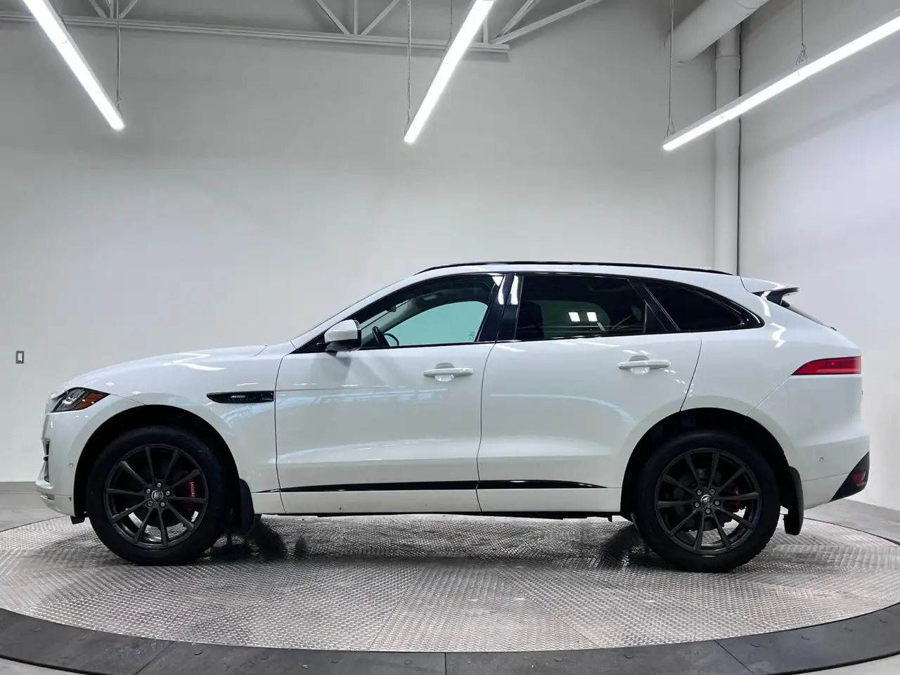 Jaguar F-Pace снимка Jaguar F-Pace