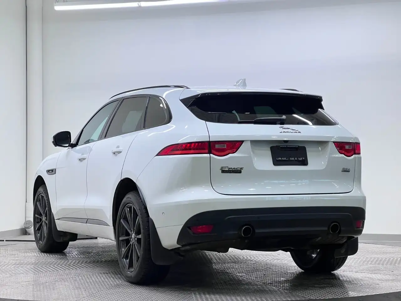 Jaguar F-Pace снимка Jaguar F-Pace