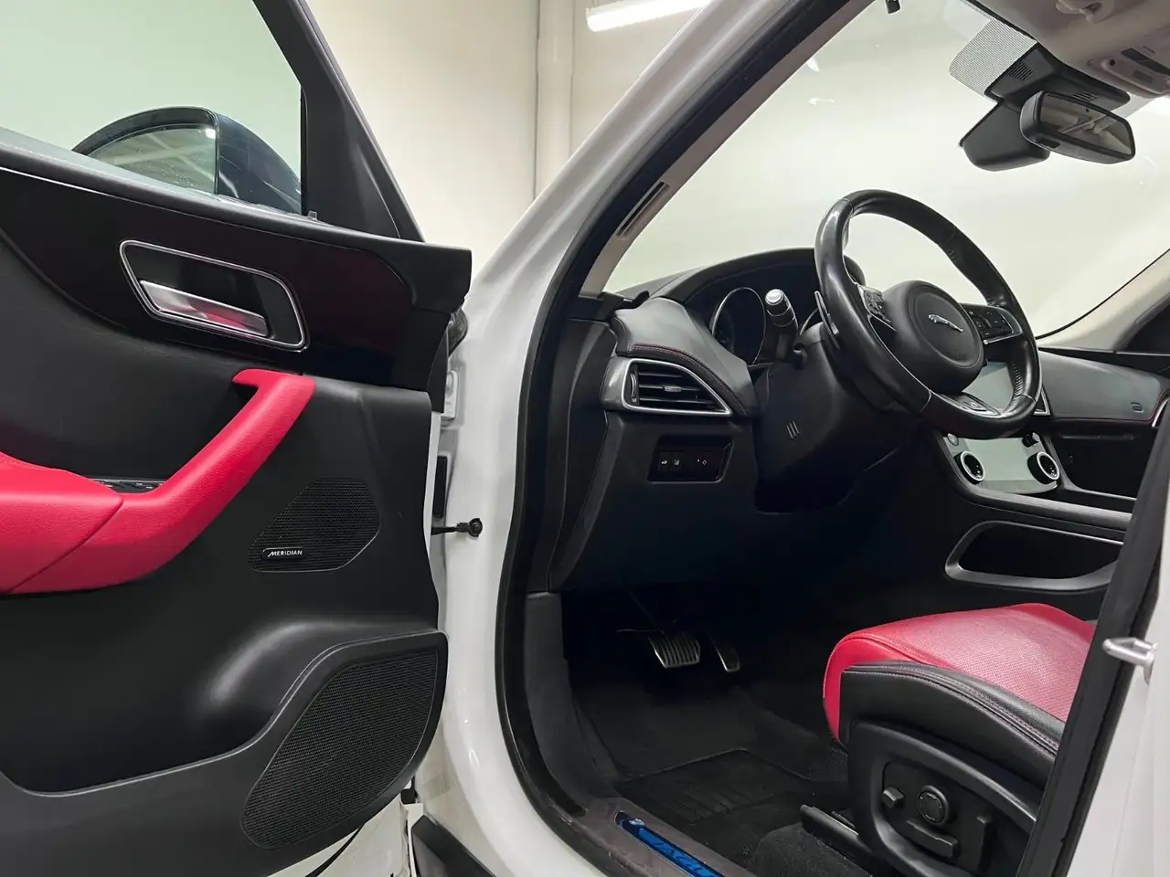 Jaguar F-Pace снимка Jaguar F-Pace