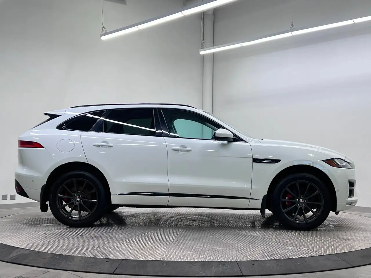Jaguar F-Pace снимка Jaguar F-Pace