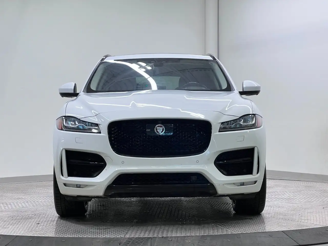 Jaguar F-Pace снимка Jaguar F-Pace