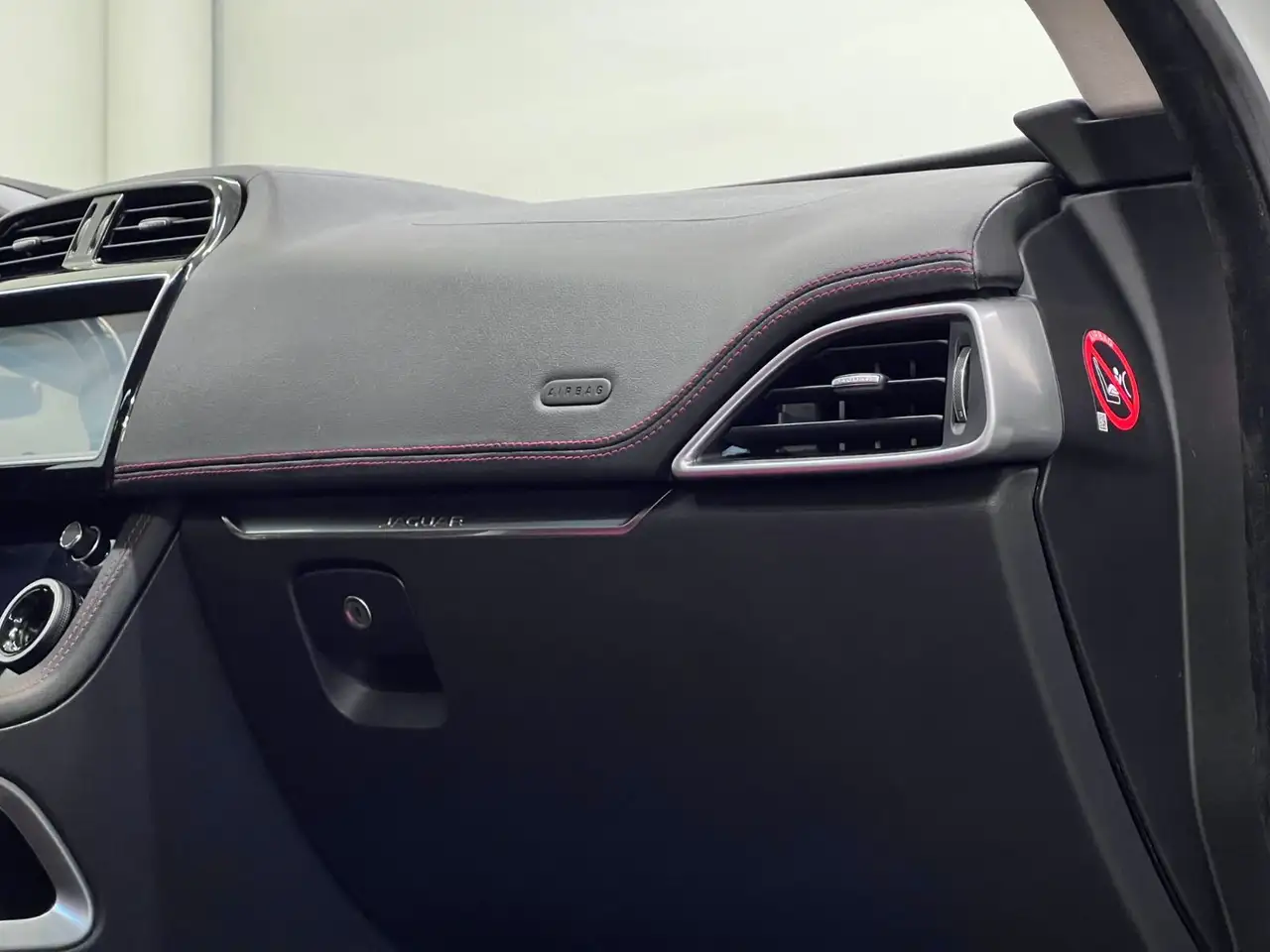Jaguar F-Pace снимка Jaguar F-Pace